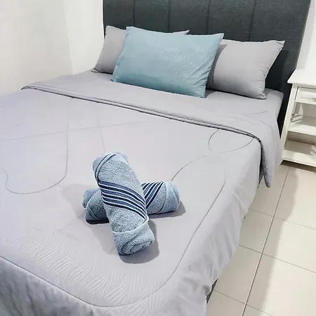 Kaf Homestay For Musliim Only With Pool, 3 Bedroom With Aircond, Smartkey Concept, Kids Fun Stay-Slideswingtrampoline Perai Exterior photo