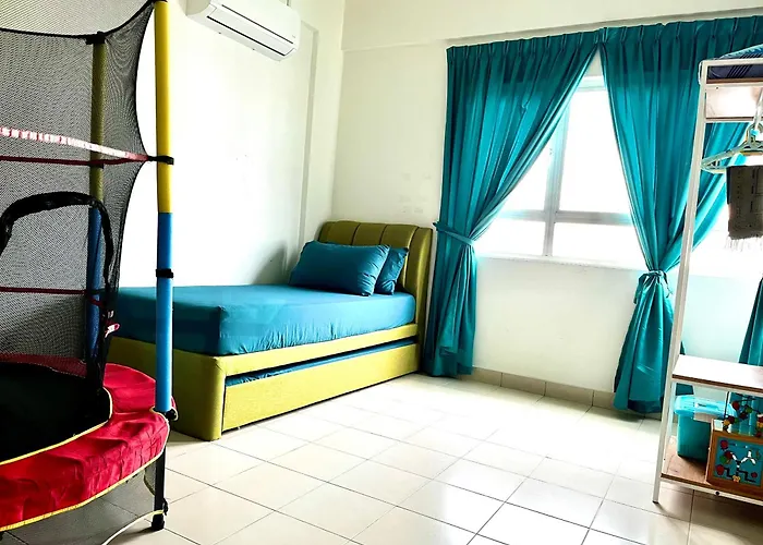 Kaf Homestay For Musliim Only With Pool, 3 Bedroom With Aircond, Smartkey Concept, Kids Fun Stay-Slideswingtrampoline