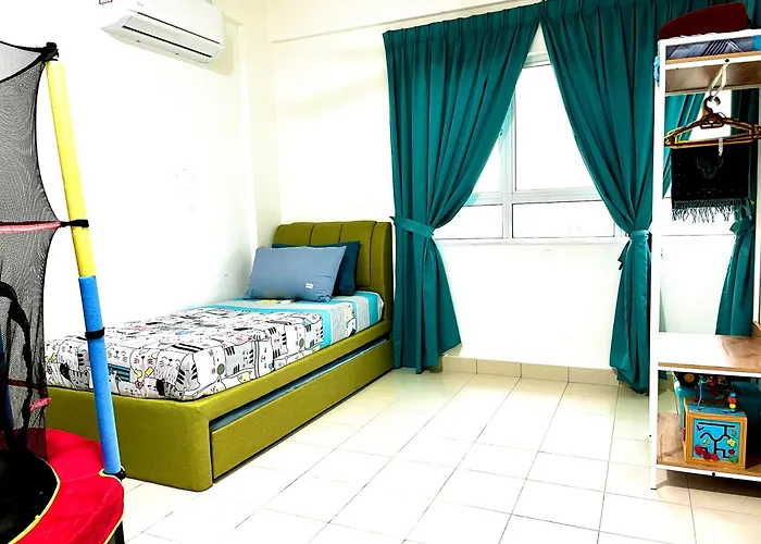 Kaf Homestay For Musliim Only With Pool, 3 Bedroom With Aircond, Smartkey Concept, Kids Fun Stay-Slideswingtrampoline