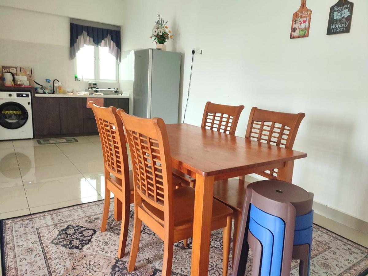 Apartment Kaf For Musliim Only With Pool, 3 Bedroom With Aircond, Smartkey Concept, Kids Fun Stay-slideswingtrampoline *