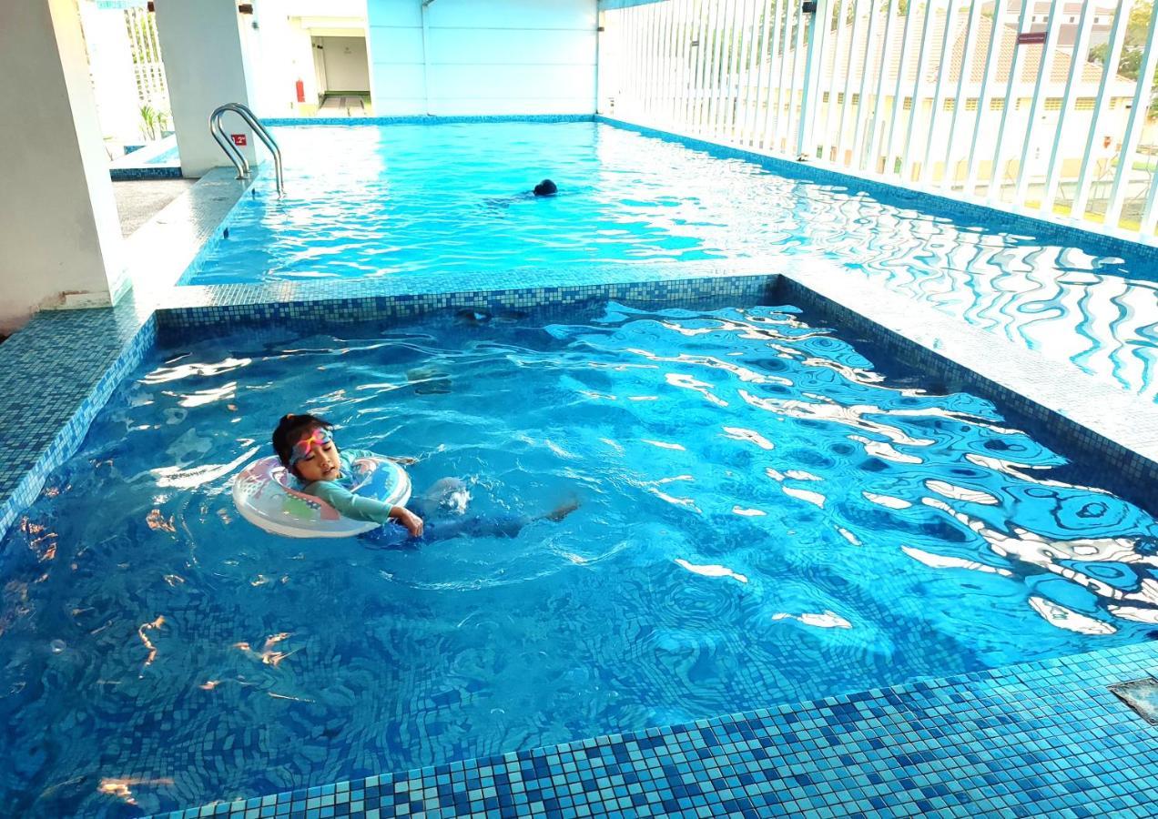 Kaf For Musliim Only With Pool, 3 Bedroom With Aircond, Smartkey Concept, Kids Fun Stay-slideswingtrampoline Perai