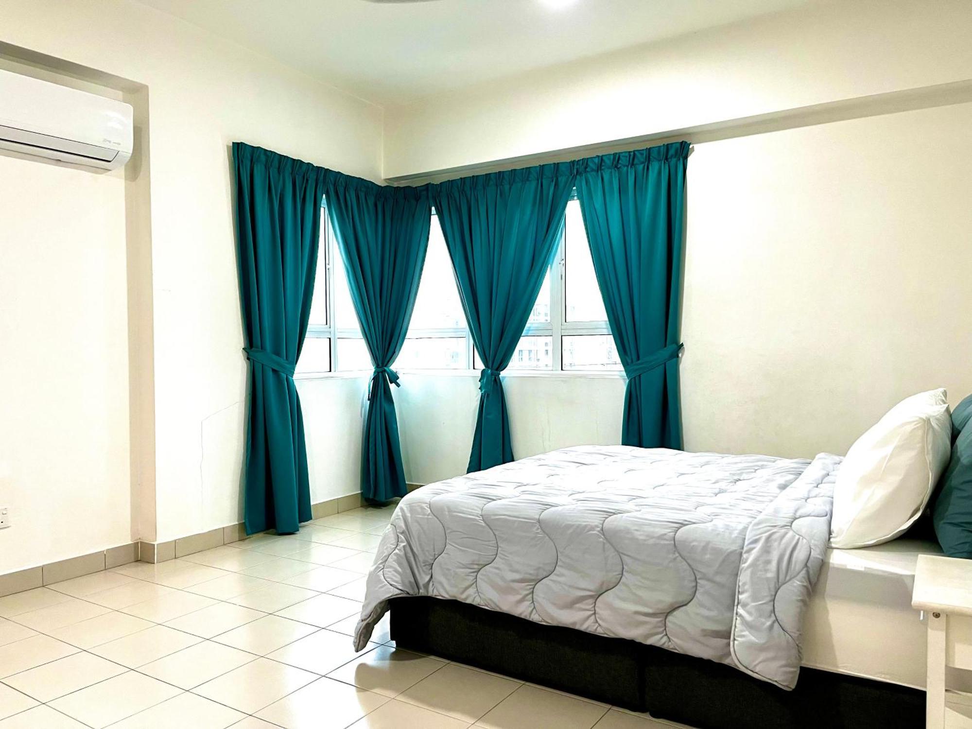Kaf For Musliim Only With Pool, 3 Bedroom With Aircond, Smartkey Concept, Kids Fun Stay-slideswingtrampoline Apartment *