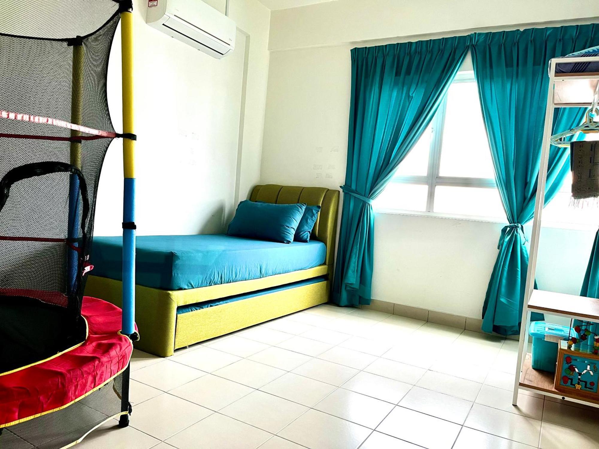 Kaf For Musliim Only With Pool, 3 Bedroom With Aircond, Smartkey Concept, Kids Fun Stay-slideswingtrampoline * Perai